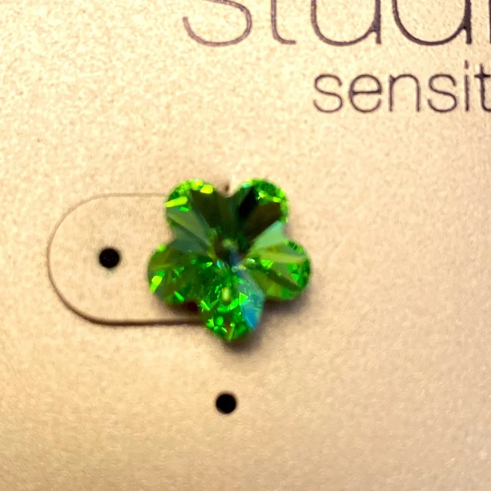 💚🍀SWAROVSKI CRYSTAL Post Earrings for Sensitive Ears - Picture 3 of 6